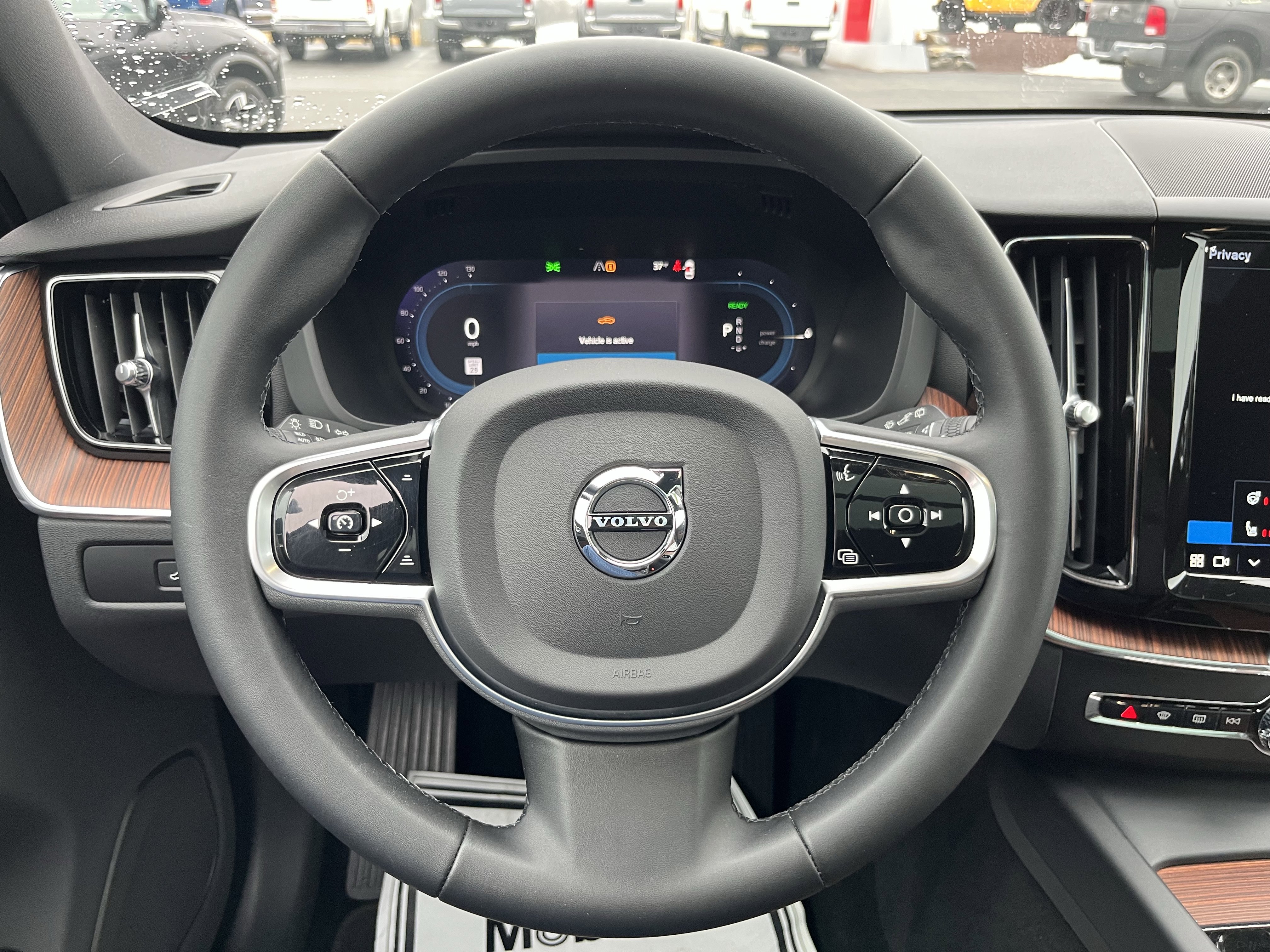 Used 2023 Volvo XC60 T8 Plus image 19