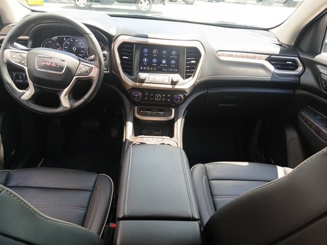 Used 2023 GMC Acadia Denali w/ Denali Ultimate Package FWD image 17