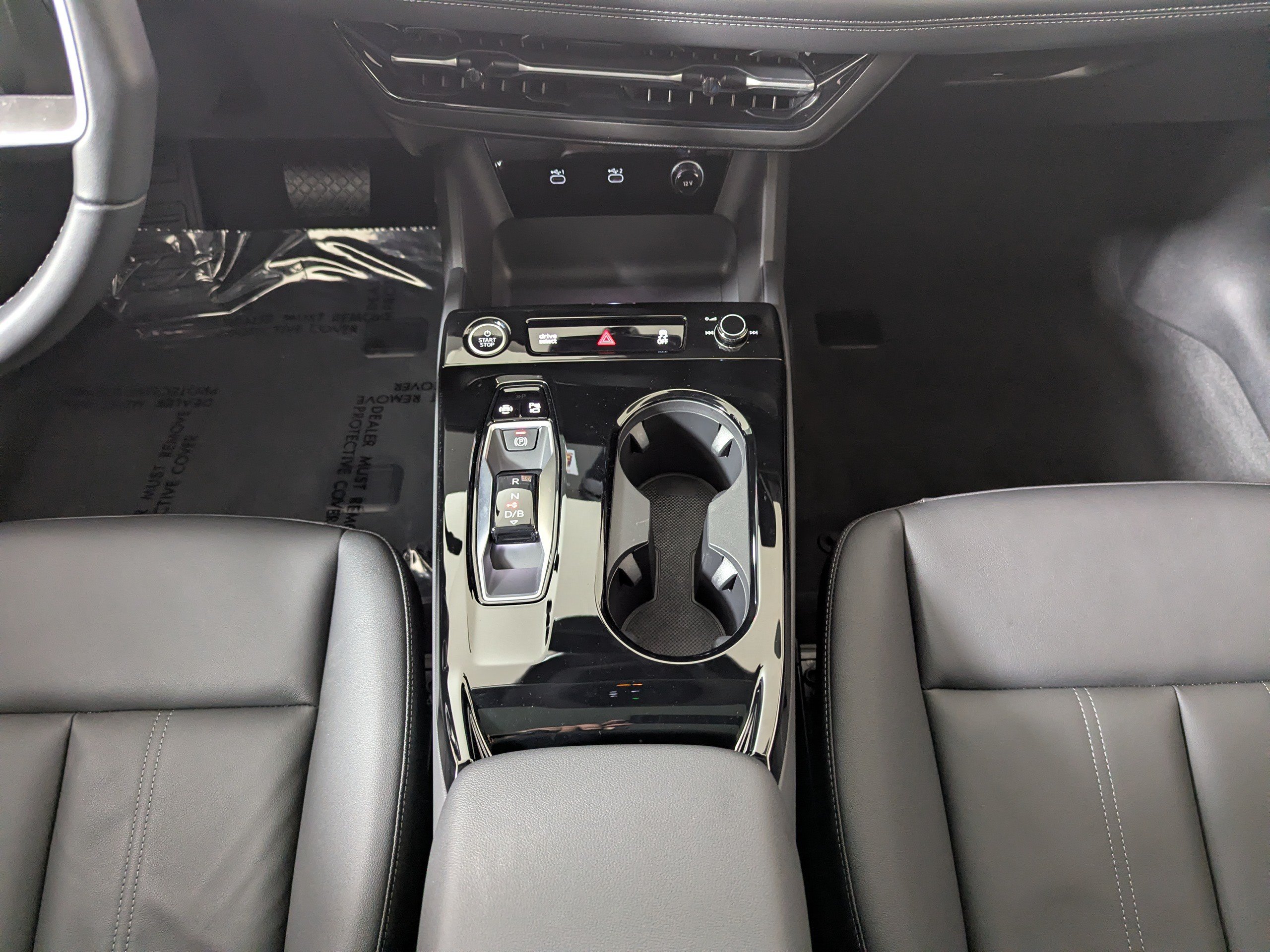 Certified 2025 Audi A6 e-tron Premium w/ Ultra Package AWD/4WD image 21