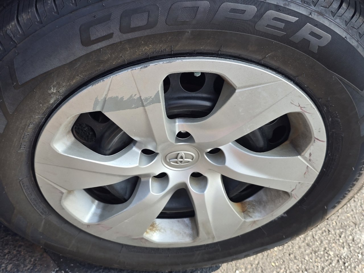 Certified 2021 Toyota RAV4 LE FWD image 25