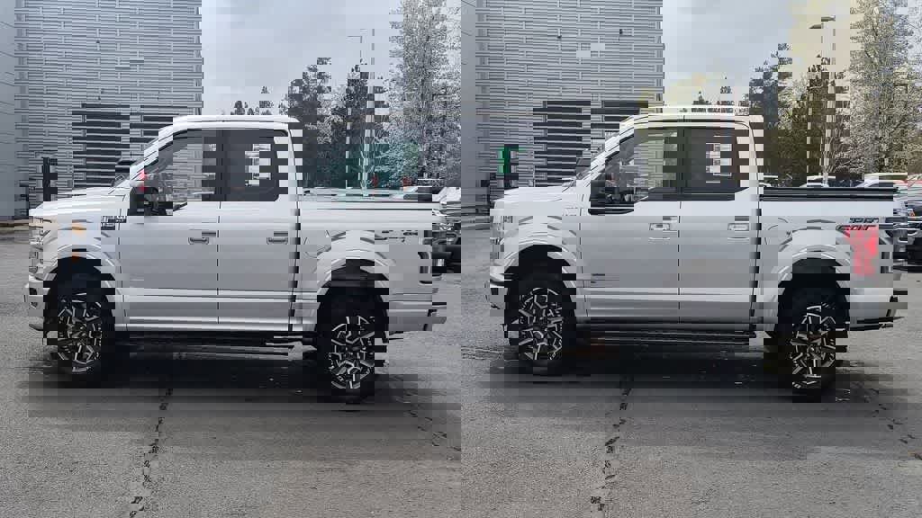 Used 2017 Ford F150 XLT w/ Equipment Group 302A Luxury image 5