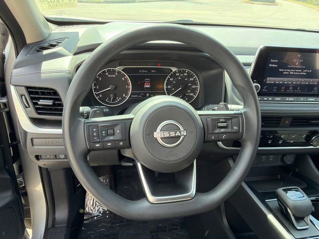 Used 2024 Nissan Rogue S image 23