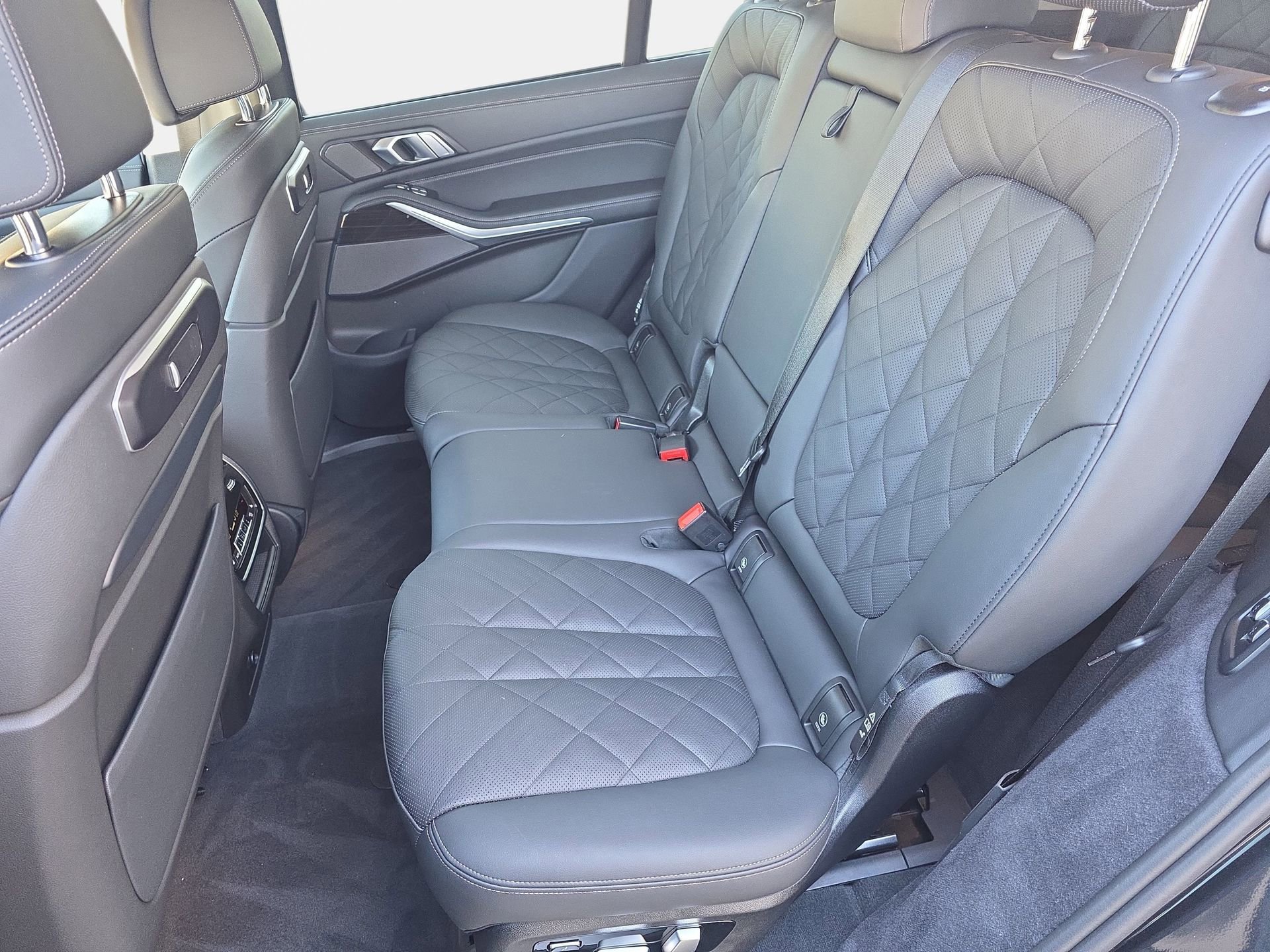 Used 2025 BMW X7 xDrive40i image 14