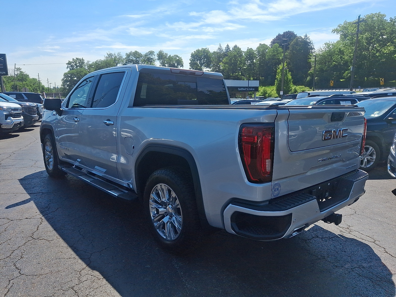 Used 2022 GMC Sierra 1500 Denali AWD/4WD image 4