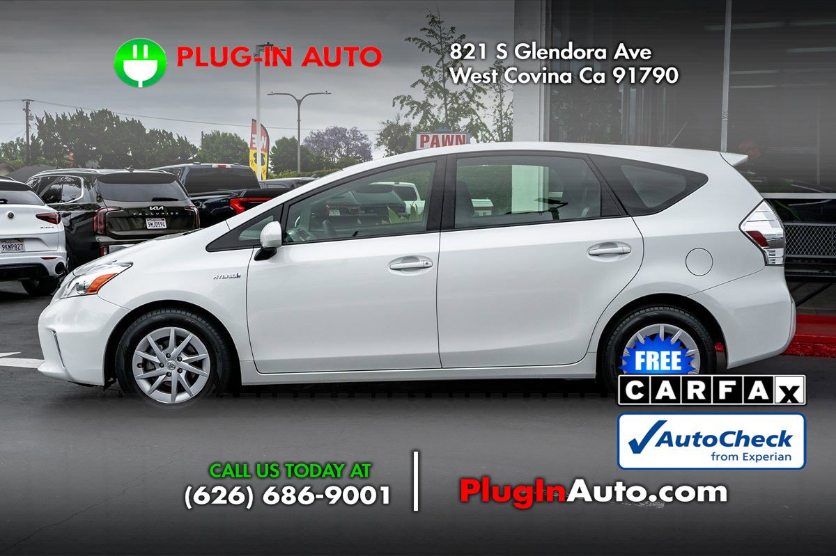 Used 2013 Toyota Prius V Two FWD image 5