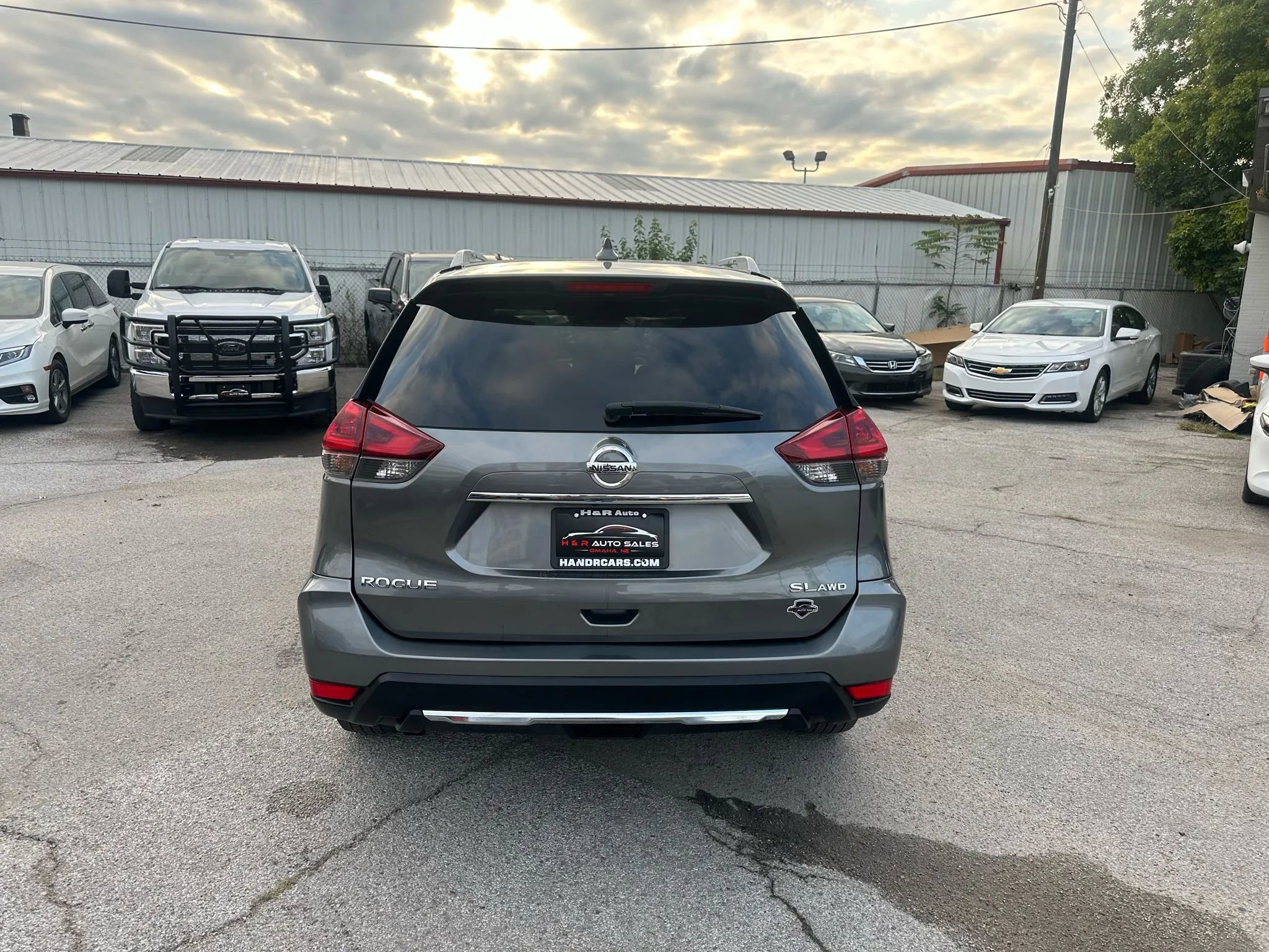 Used 2018 Nissan Rogue SL w/ Premium Package image 4
