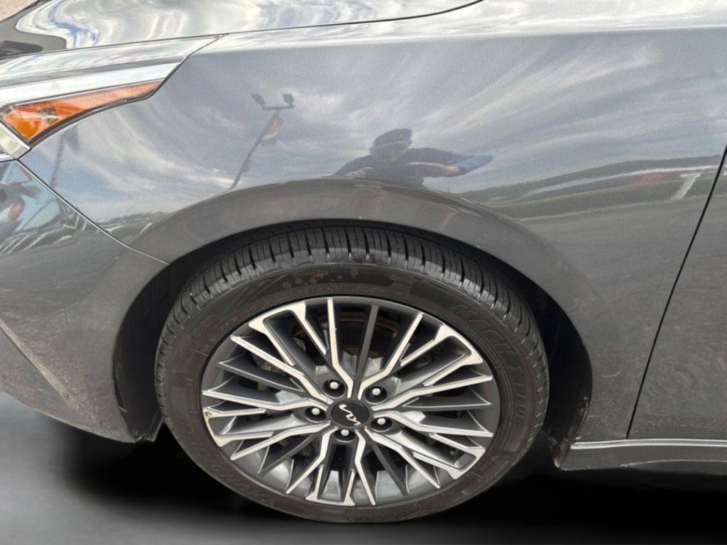 Used 2023 Kia Forte GT-Line w/ GT-Line Premium Package FWD image 30
