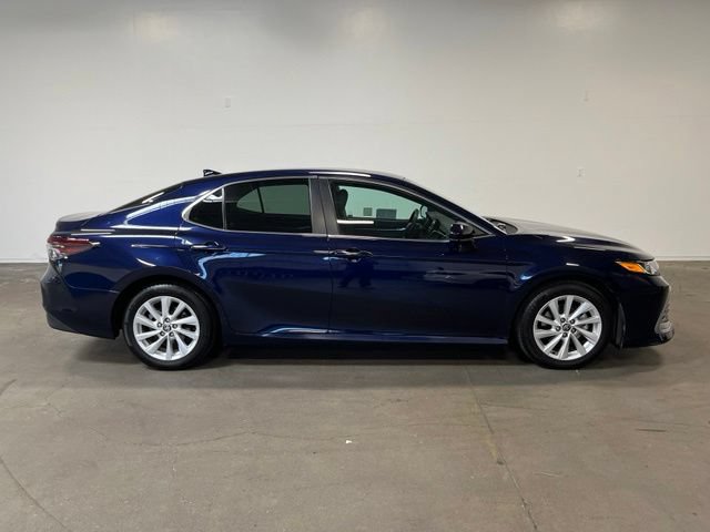 Used 2022 Toyota Camry LE FWD image 2