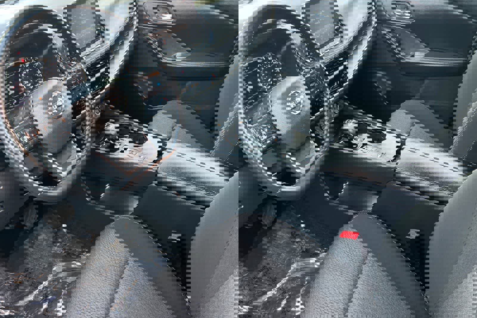 Certified 2025 Nissan Rogue SV image 12