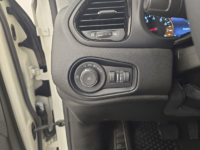 Used 2023 Jeep Renegade Altitude AWD/4WD image 31