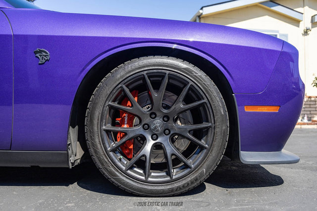 Used 2016 Dodge Challenger SRT Hellcat RWD image 45