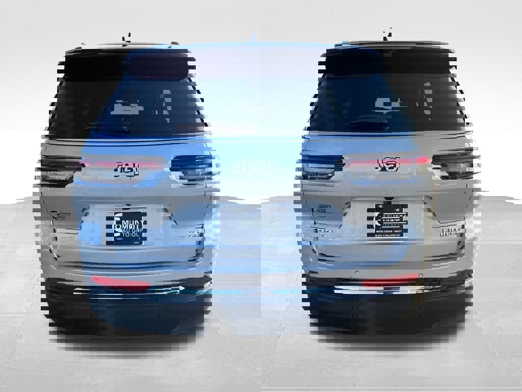 Used 2024 Jeep Grand Cherokee L Limited w/ Luxury Tech Group II image 5