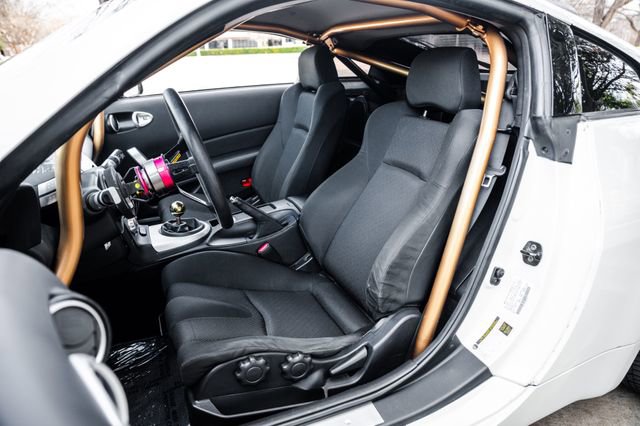 Used 2006 Nissan 350Z Coupe w/ (N93) Cargo Convenience Pkg image 5