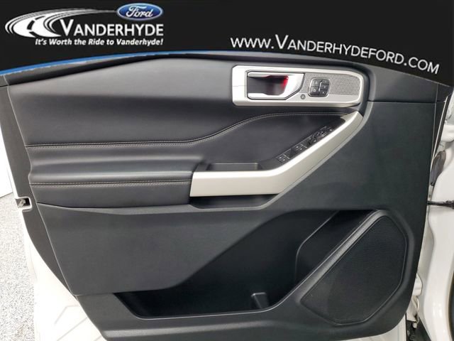 Used 2021 Ford Explorer Limited image 18