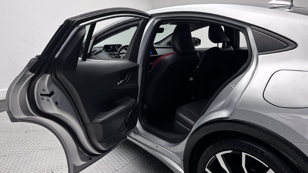 Certified 2023 Toyota Prius Prime FWD image 33