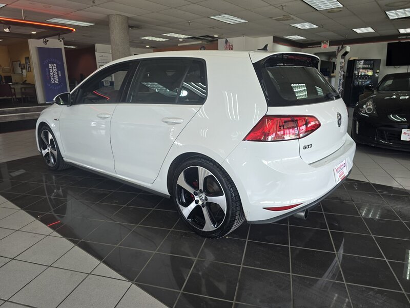 Used 2017 Volkswagen Golf 4-Door FWD image 6