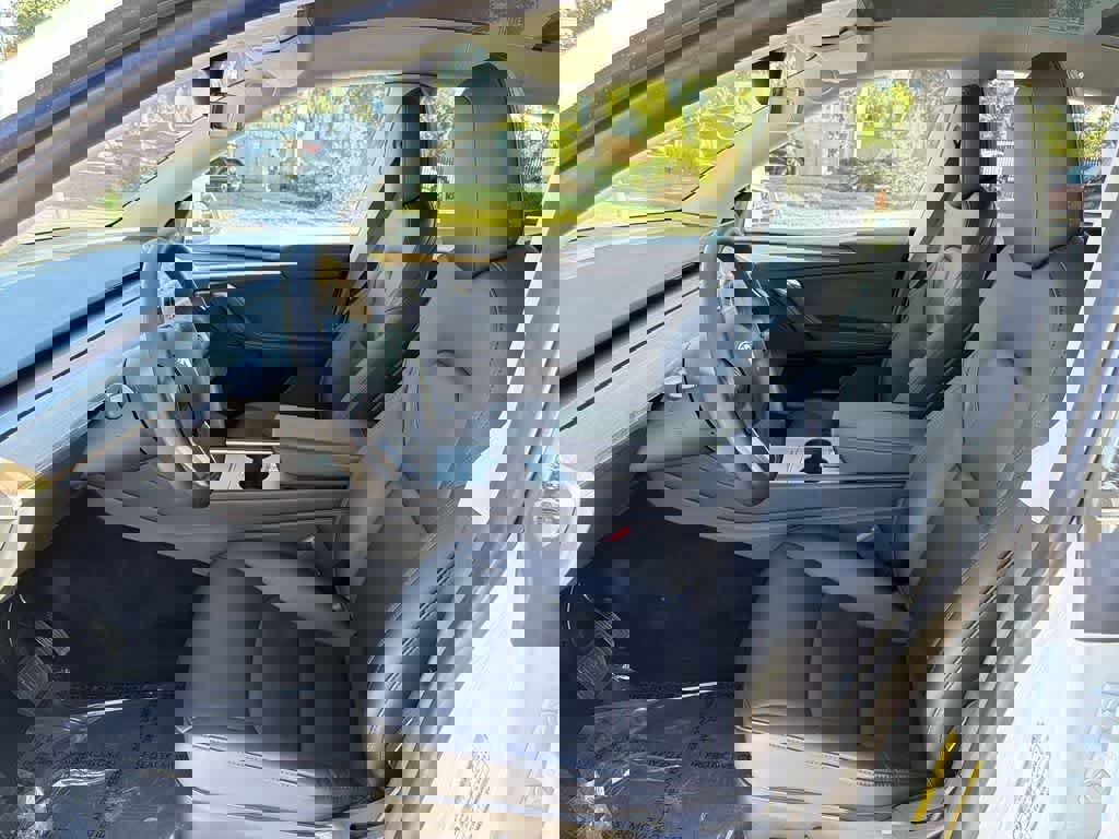 Used 2022 Tesla Model Y Long Range image 26