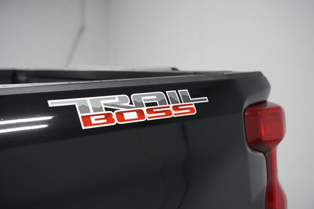 Used 2024 Chevrolet Silverado 1500 LT Trail Boss w/ Convenience Package II AWD/4WD image 11