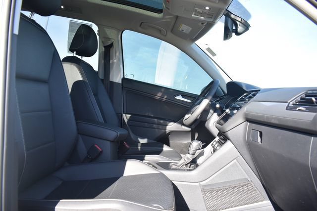 Used 2021 Volkswagen Tiguan SE FWD image 12