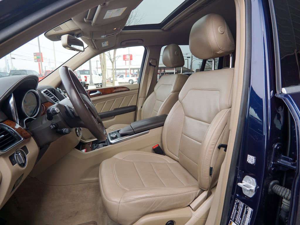 Used 2015 Mercedes-Benz GL 450 4MATIC image 23