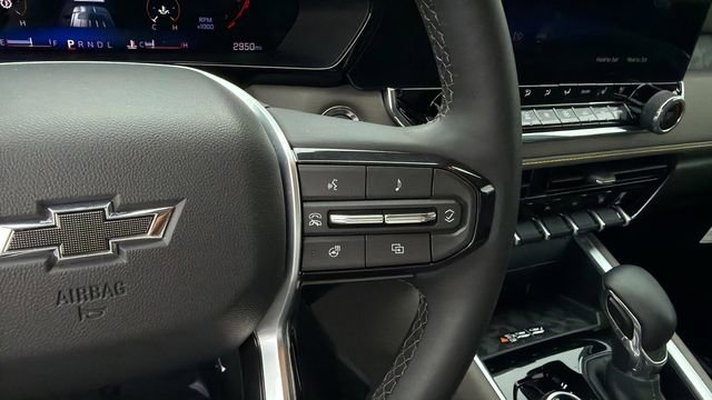 Used 2026 Chevrolet Colorado ZR2 w/ Technology Package AWD/4WD image 23