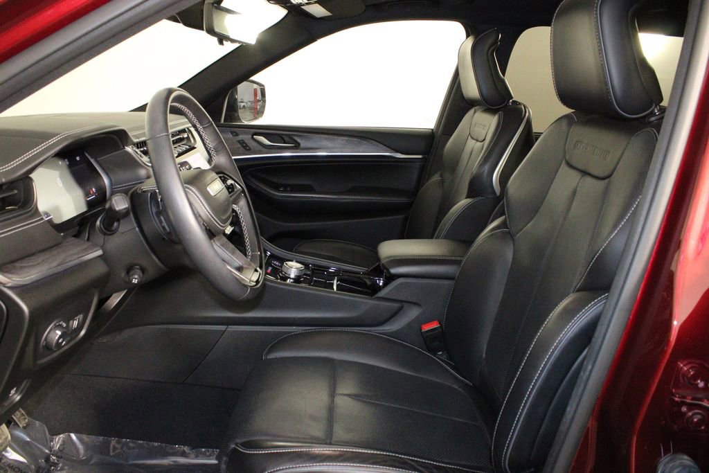 Used 2023 Jeep Grand Cherokee L Overland w/ Advanced Protech Group III image 13