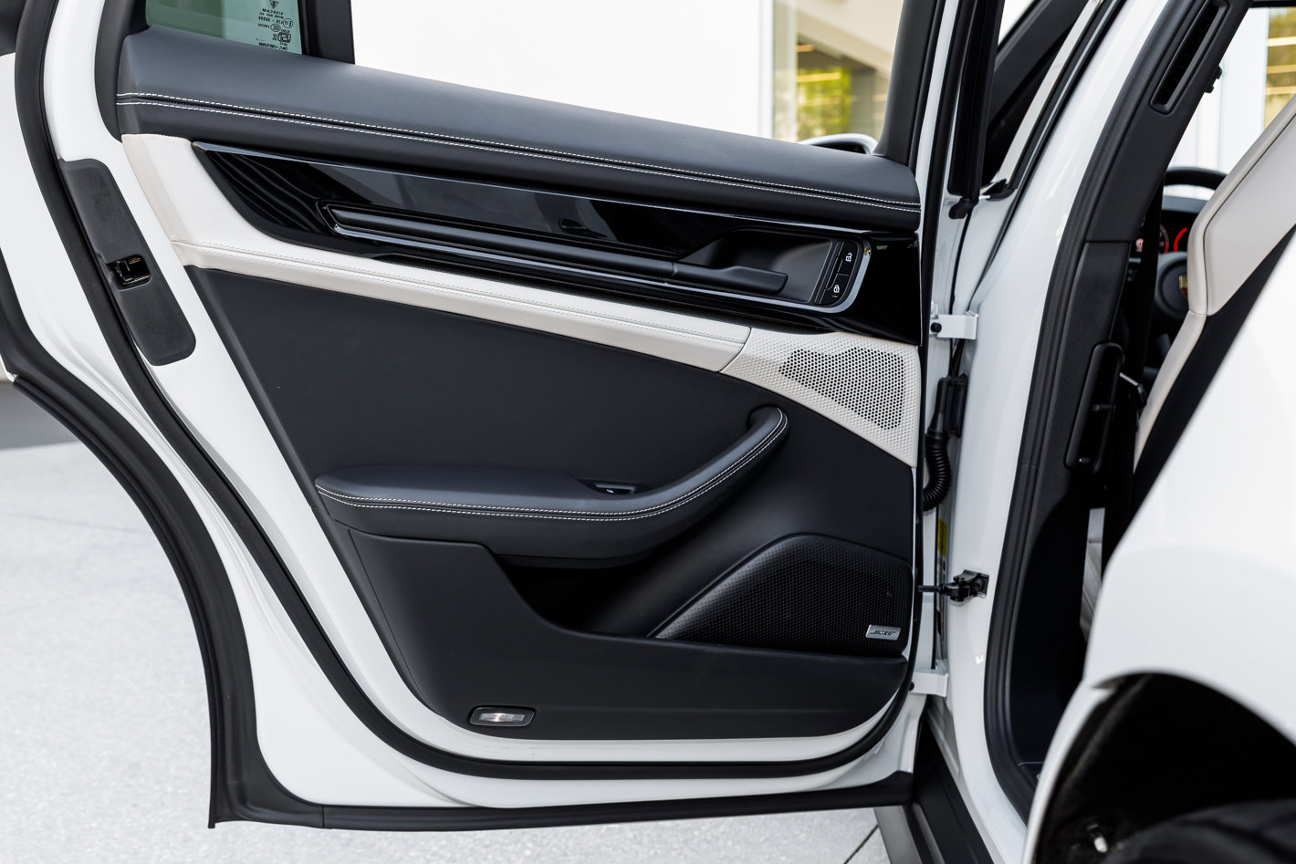 Used 2024 Porsche Panamera 4 image 27