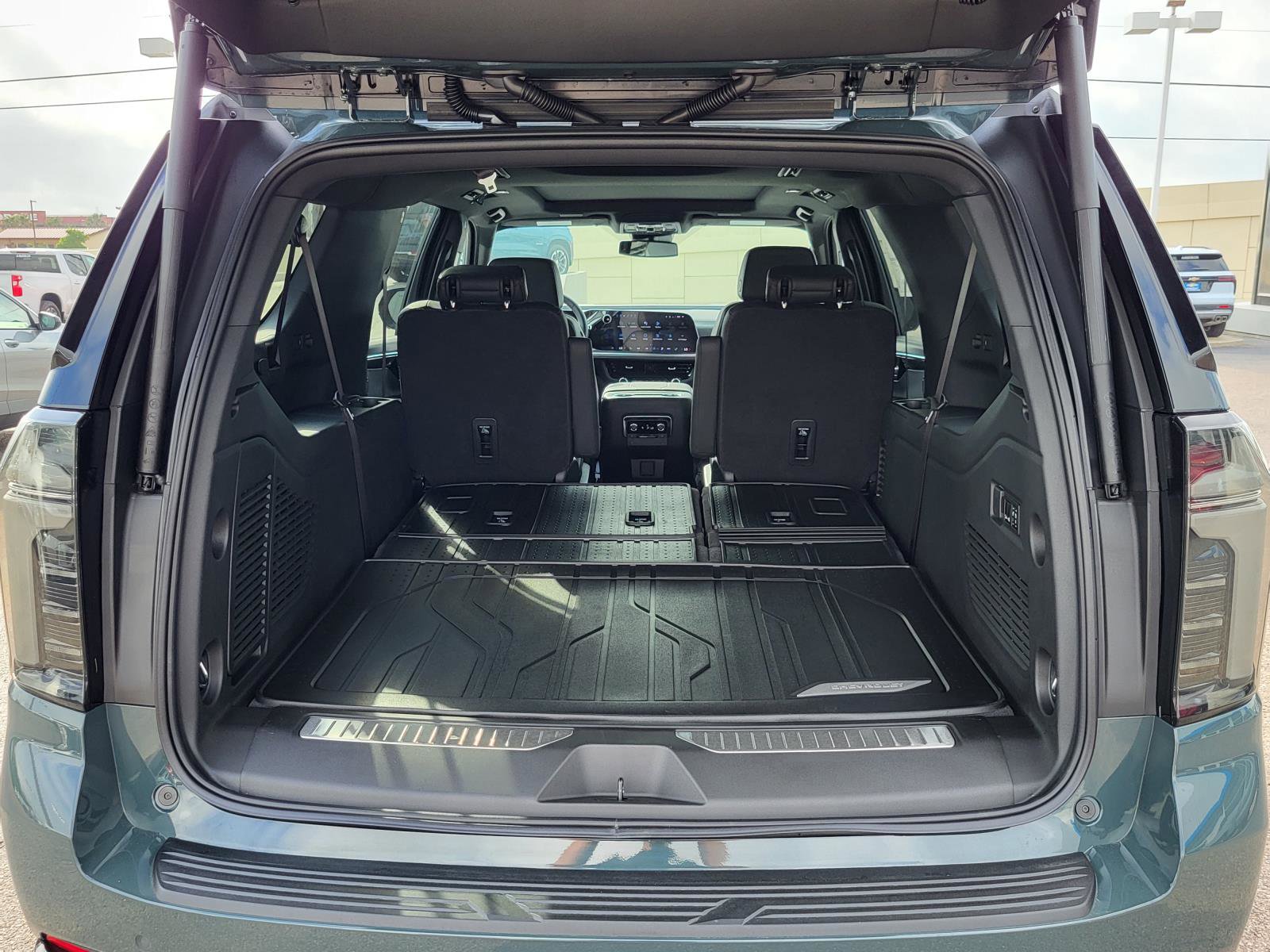 New 2026 Chevrolet Suburban RST w/ Comfort Package image 12