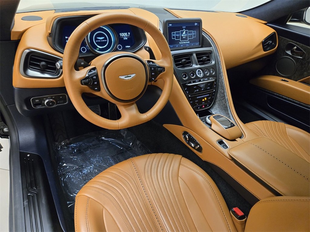 Used 2021 Aston Martin DB11 image 19