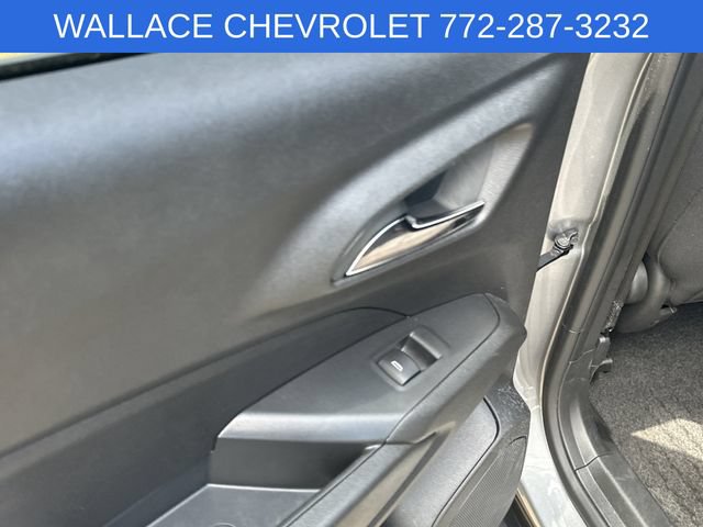 Used 2024 Chevrolet Trax LS w/ LS Convenience Package FWD image 11