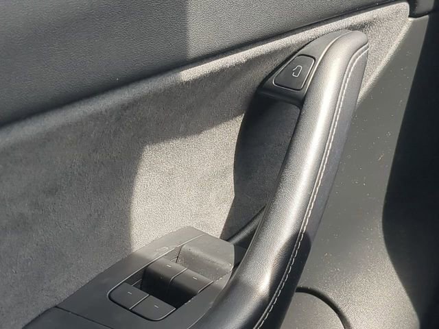 Used 2021 Tesla Model Y Performance image 27