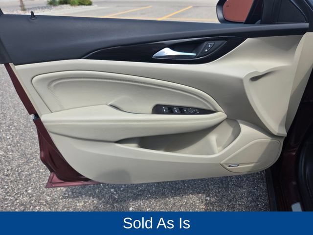 Used 2018 Buick Regal Essence w/ Driver Confidence Package #1 AWD/4WD image 16