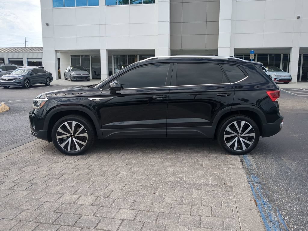 Used 2024 Volkswagen Taos SE FWD image 6