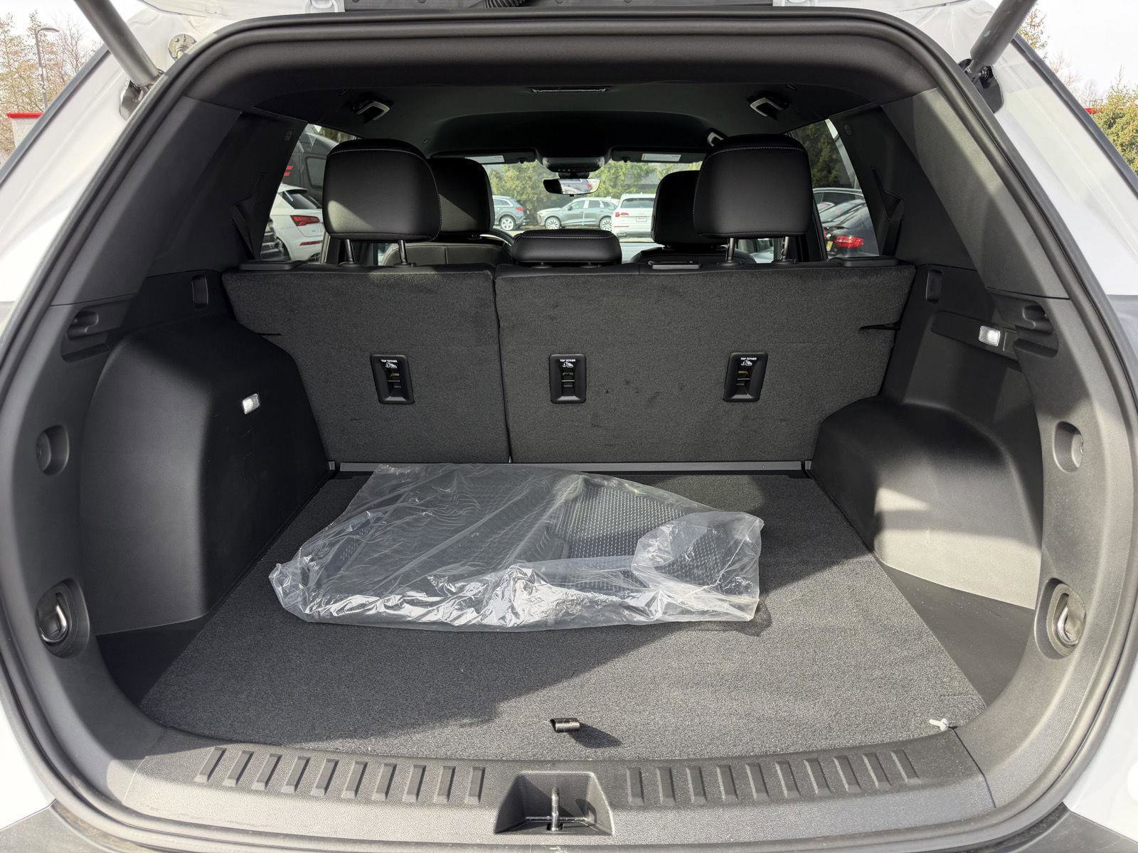 Used 2025 Chevrolet Equinox LT w/ Convenience Package II image 27