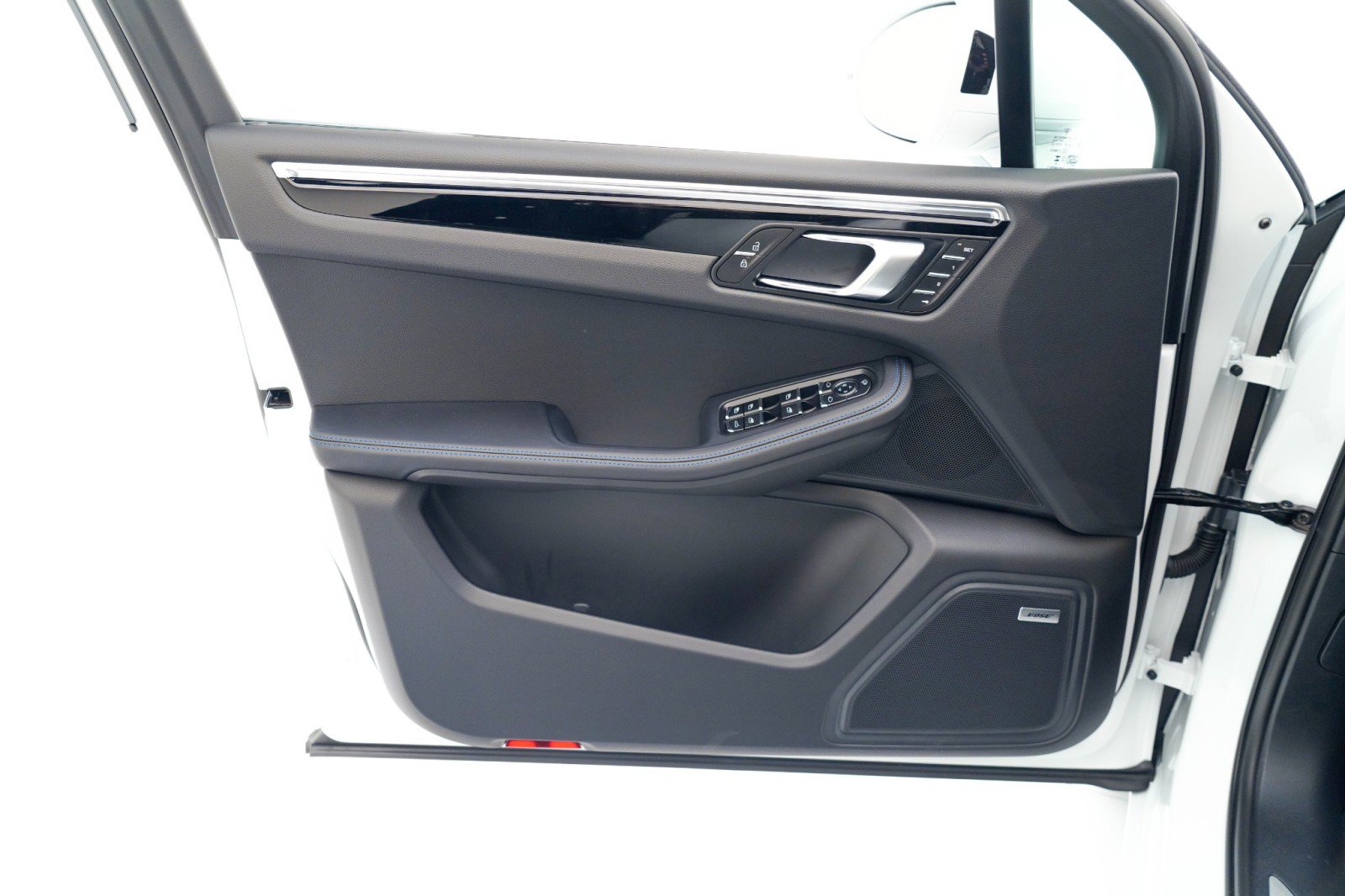 New 2026 Porsche Macan S image 24