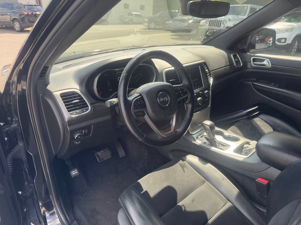 Used 2018 Jeep Grand Cherokee Altitude AWD/4WD image 17