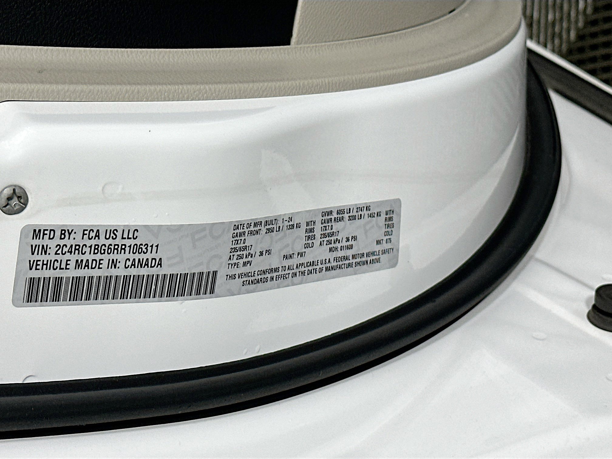 Used 2024 Chrysler Pacifica Touring-L FWD image 12