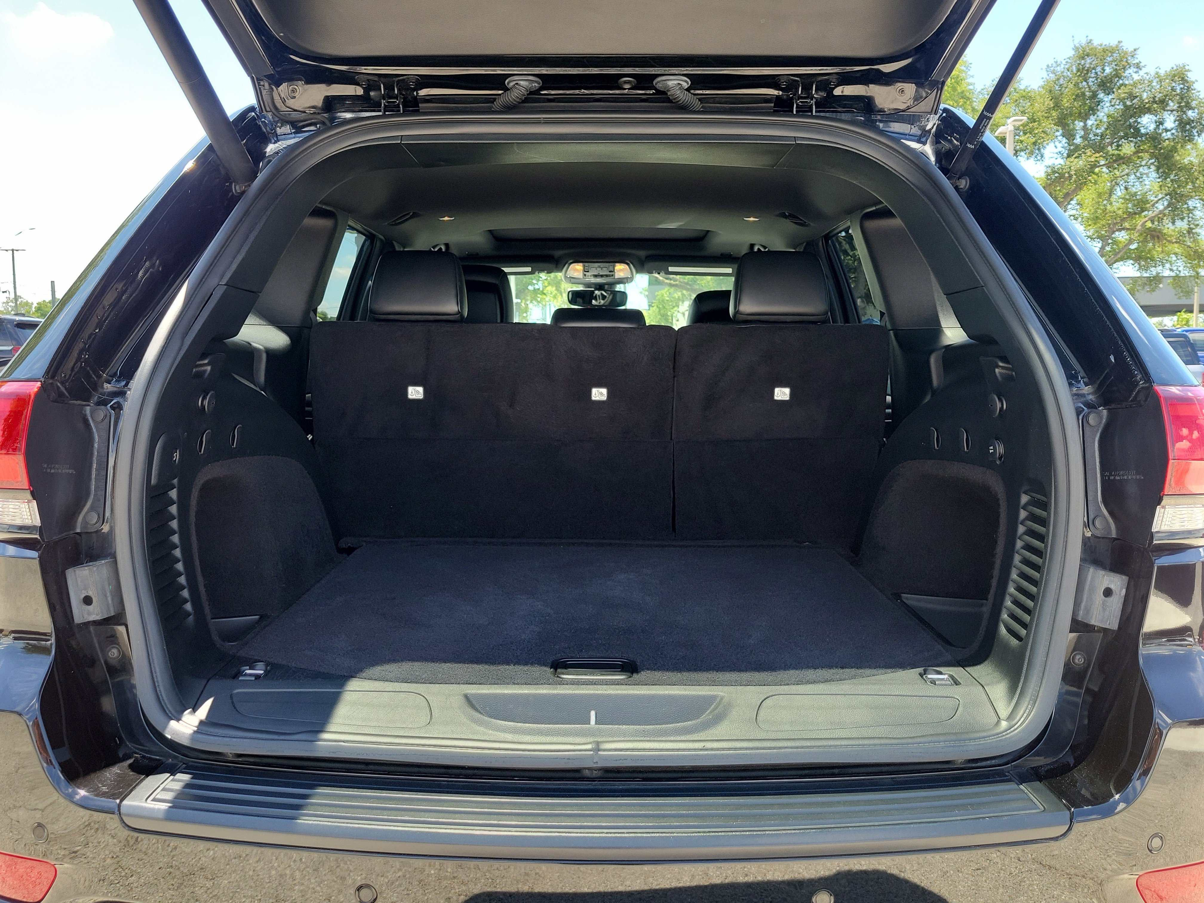 Used 2020 Jeep Grand Cherokee Altitude AWD/4WD image 9