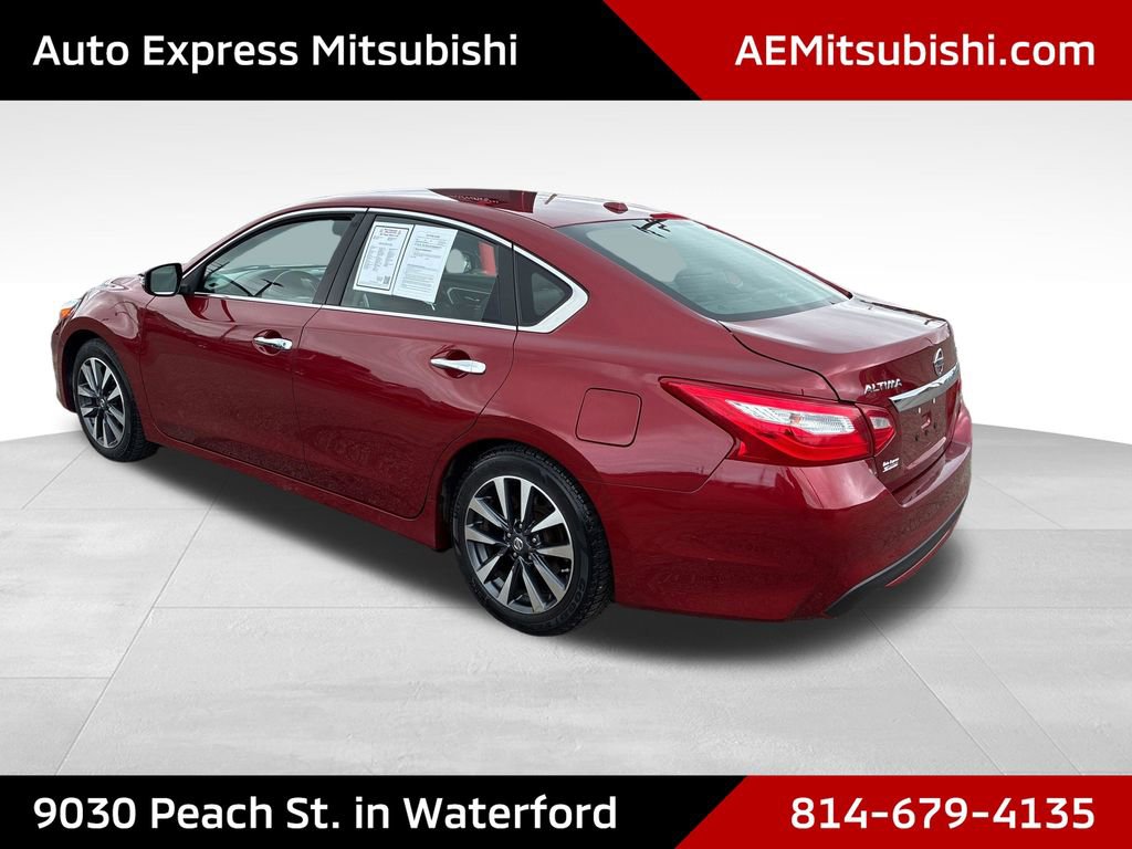 Used 2017 Nissan Altima 2.5 SL w/ Moonroof Package FWD image 5