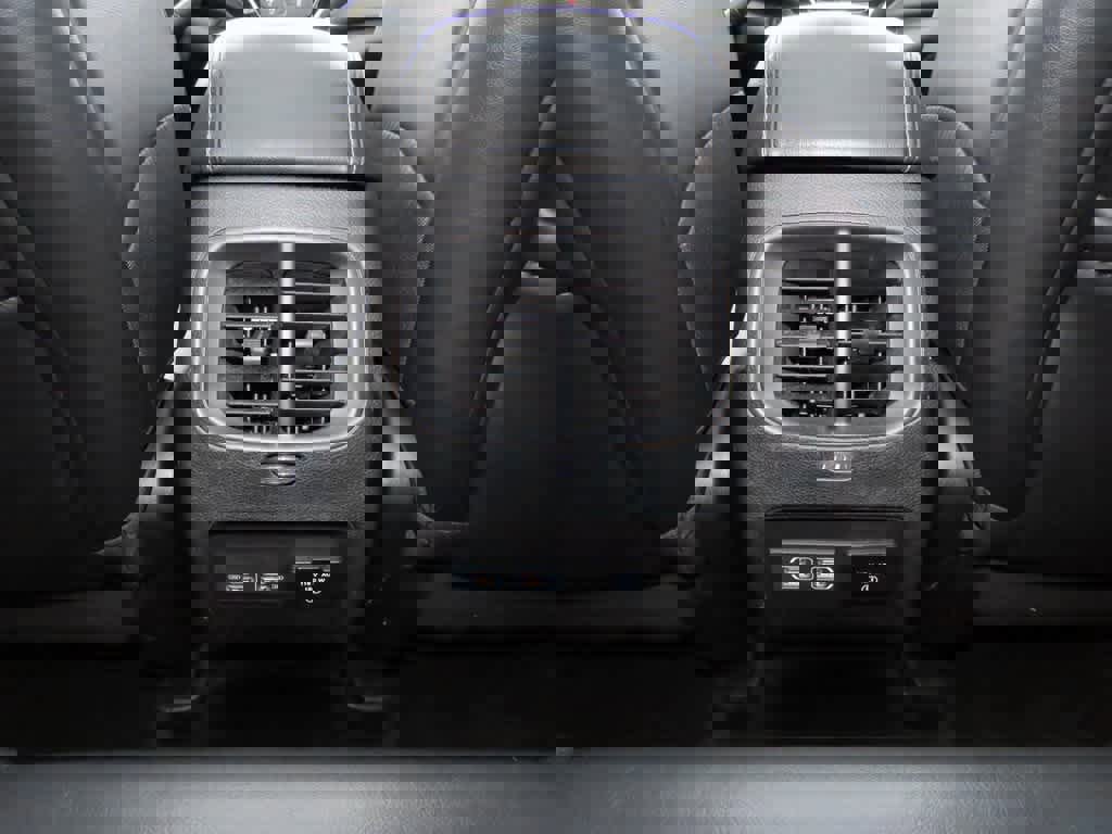 Used 2021 Jeep Cherokee Limited image 27