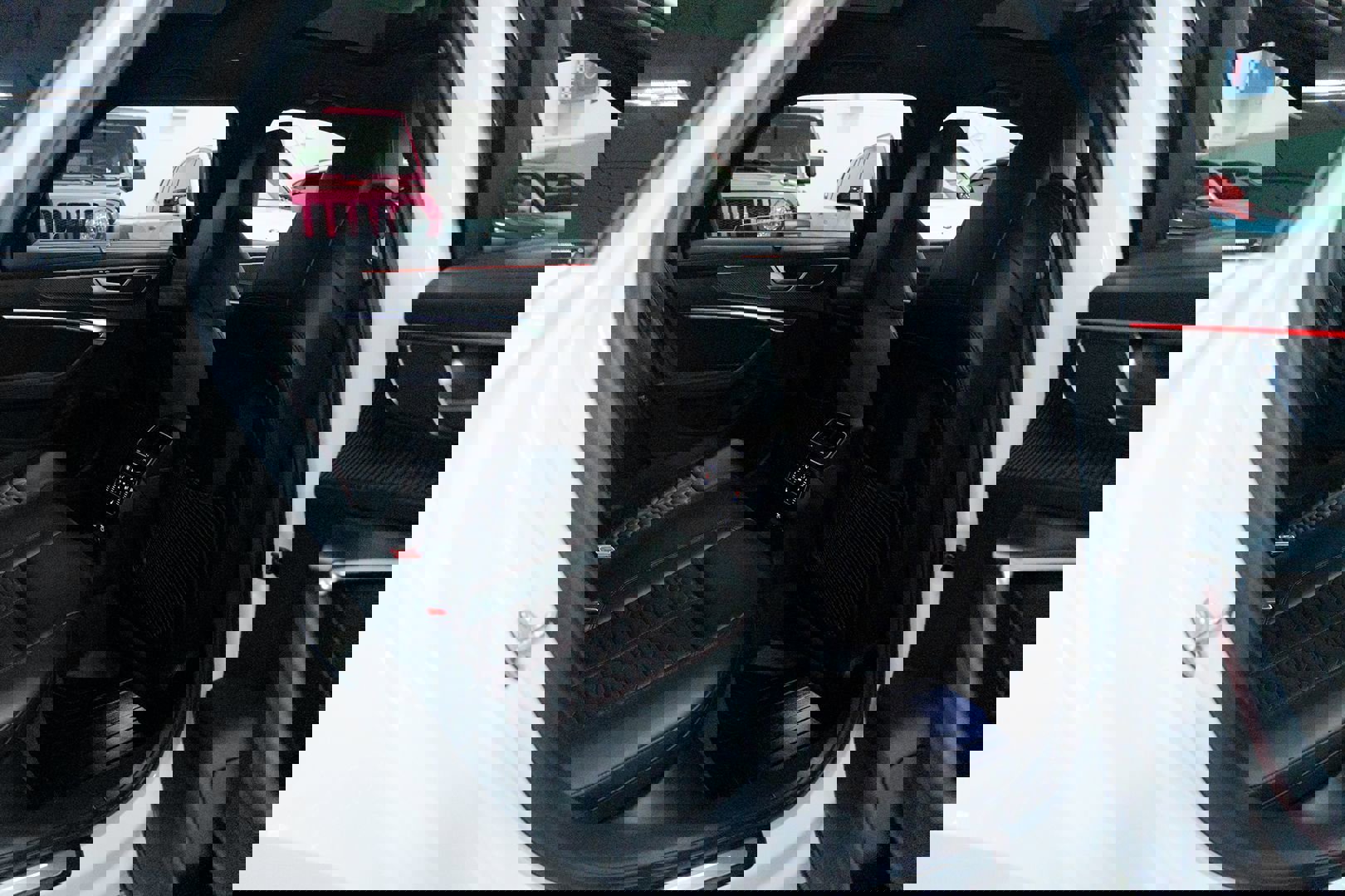 Used 2021 Audi RS 6 w/ Executive Package image 34