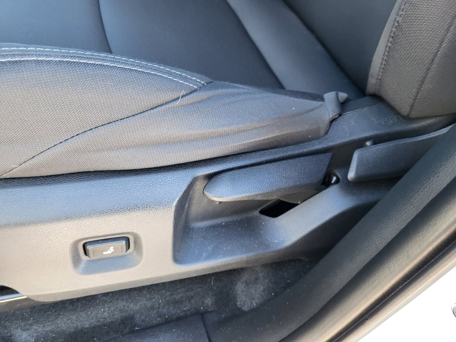 Certified 2025 Toyota Tacoma SR5 image 15