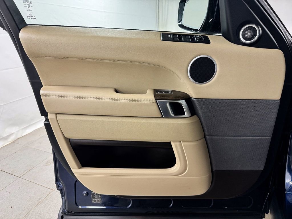 Used 2016 Land Rover Range Rover Sport HSE image 15