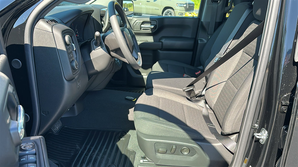 New 2026 Chevrolet Silverado 1500 Custom w/ Turbomax Blackout Package AWD/4WD image 14