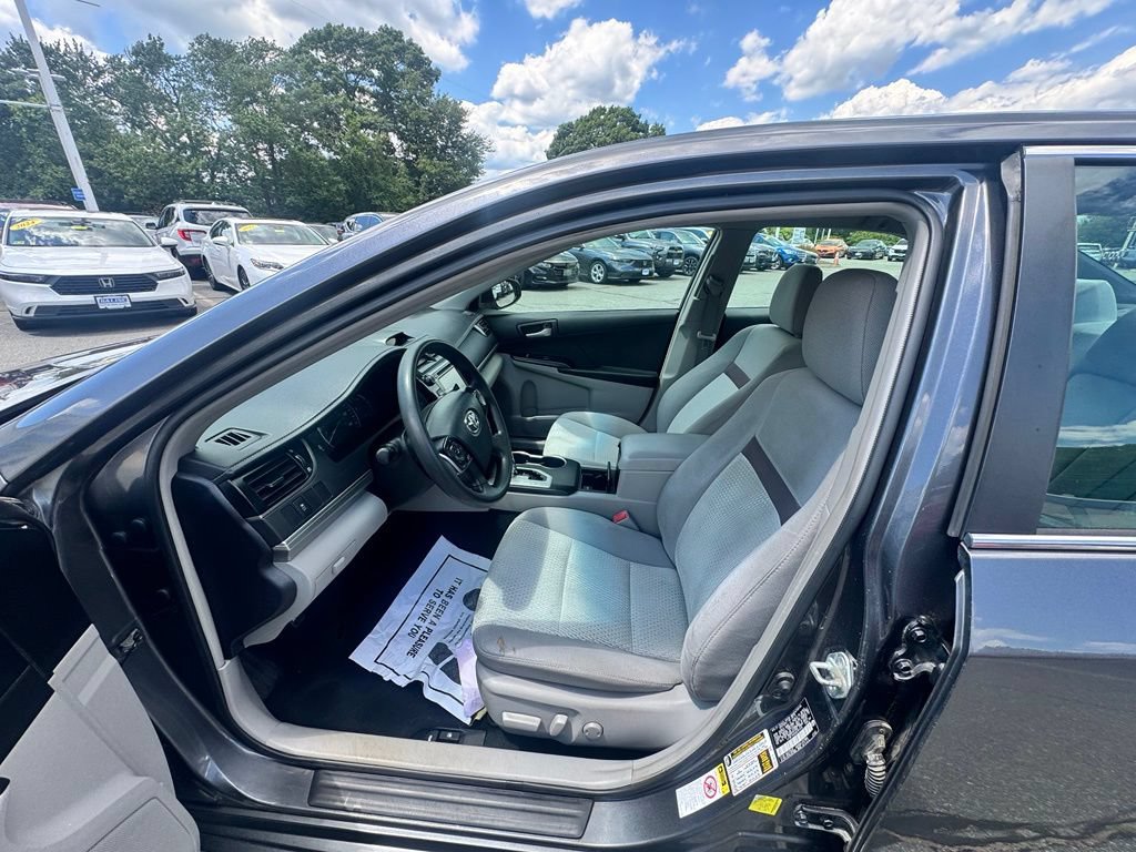 Used 2012 Toyota Camry LE FWD image 9