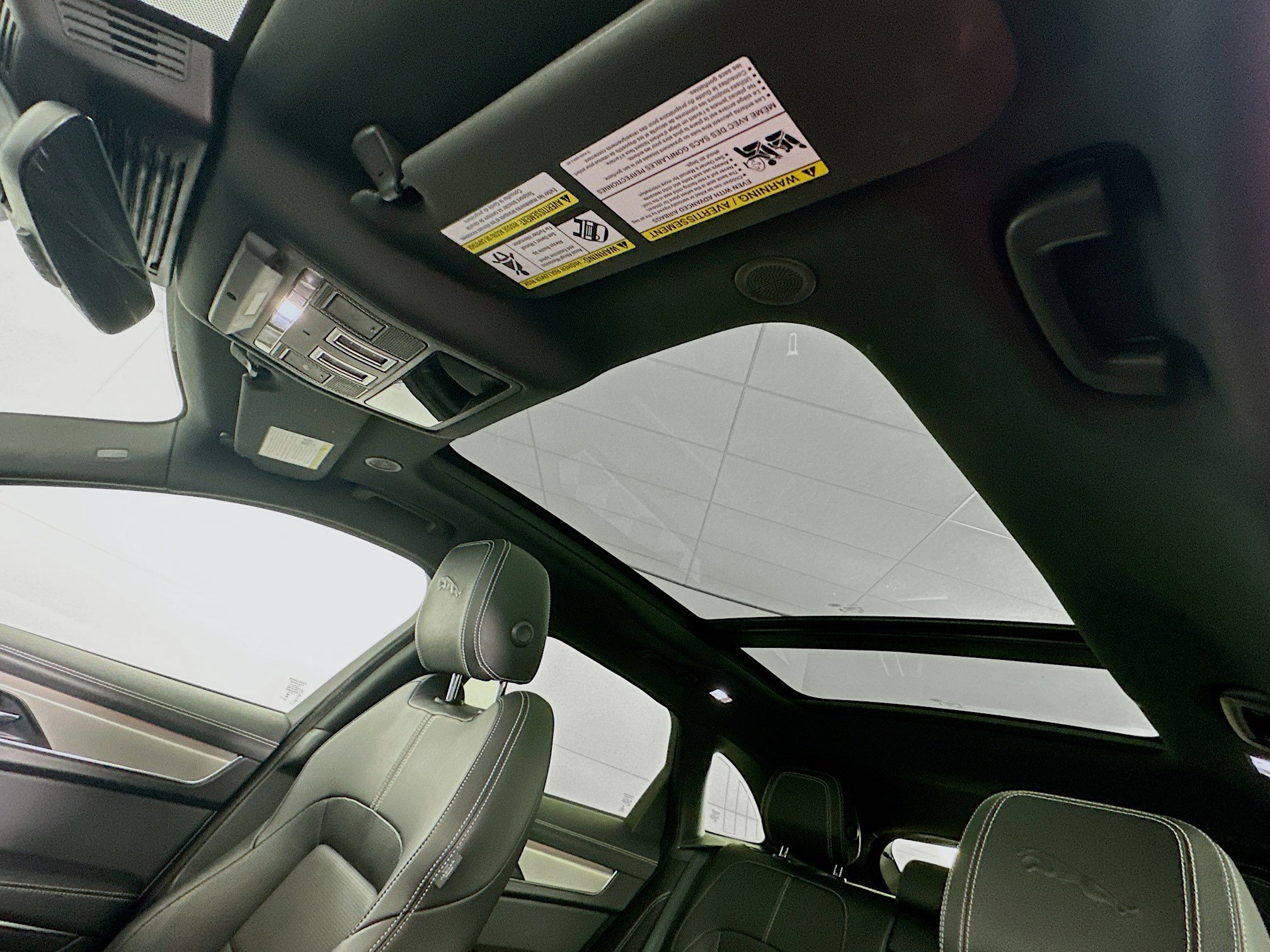 Used 2024 Jaguar F-PACE R-Dynamic S image 27