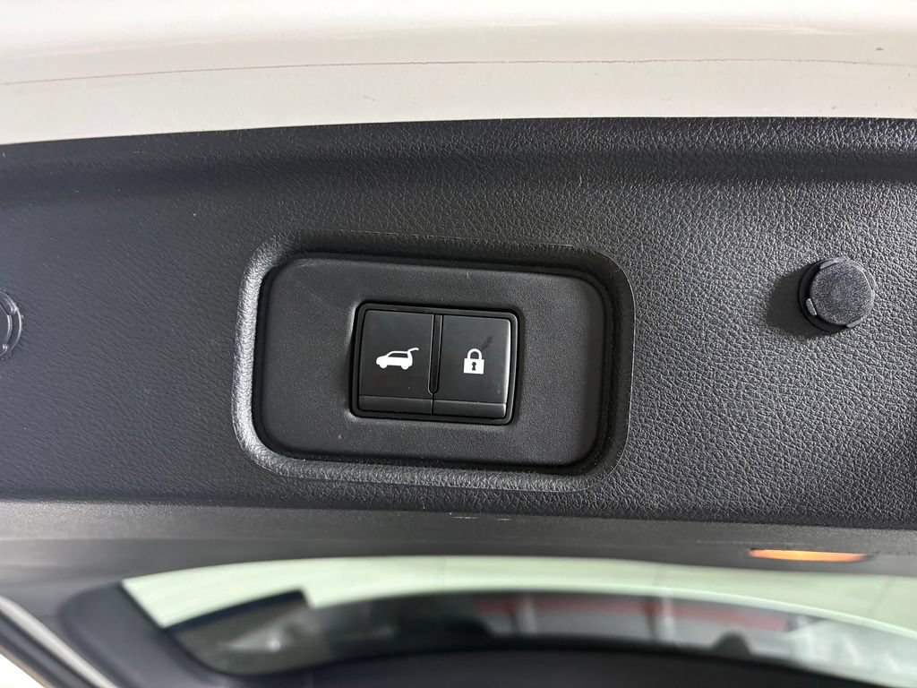 Used 2023 Nissan Pathfinder Platinum AWD/4WD image 35