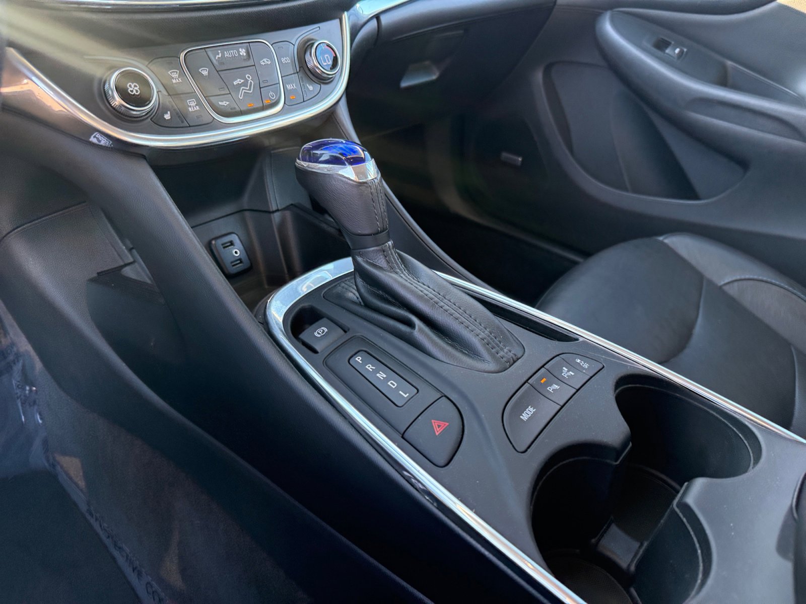 Used 2018 Chevrolet Volt Premier w/ Driver Confidence Package image 13