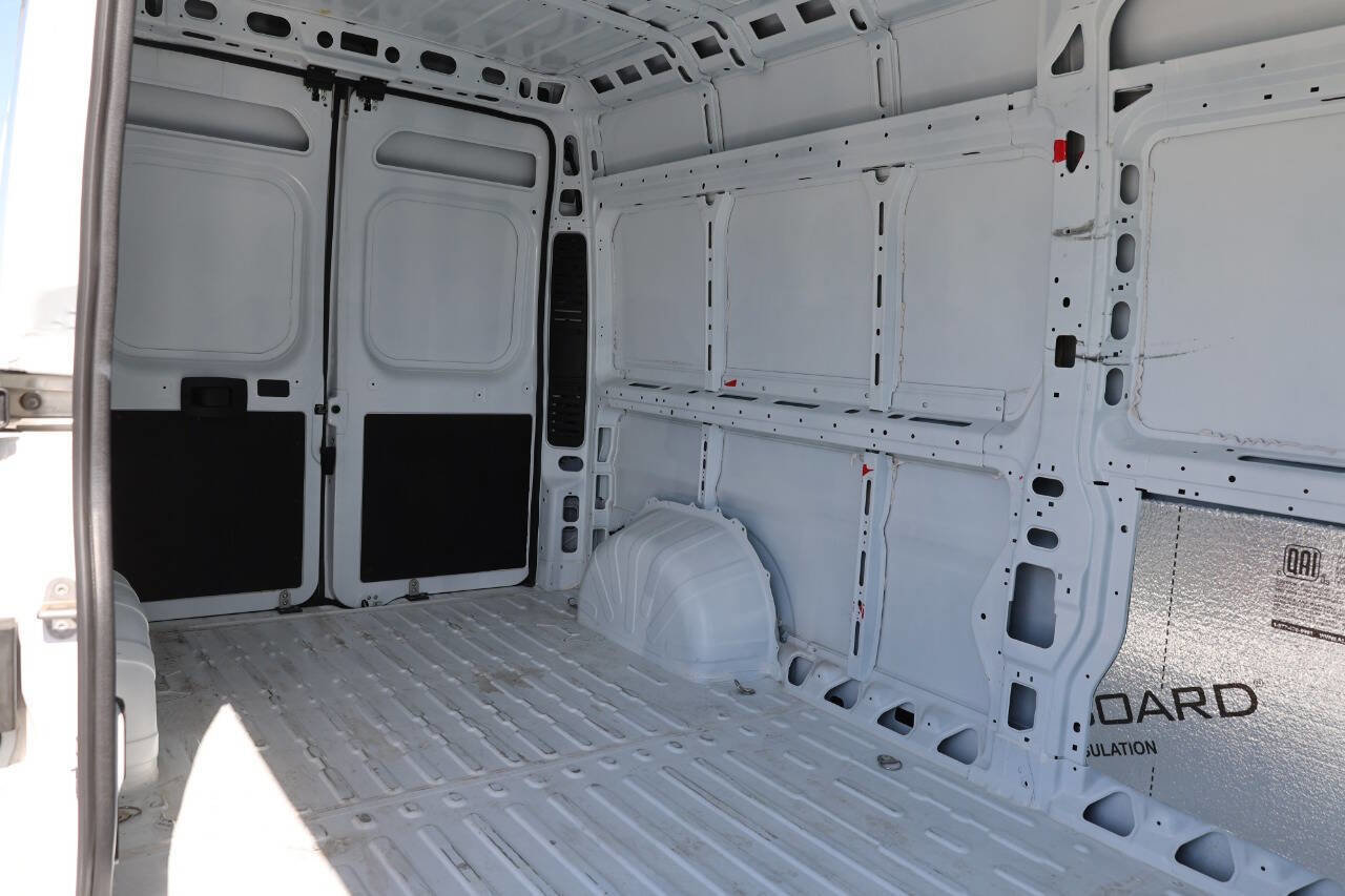 Used 2025 RAM ProMaster 2500 w/ Convenience Group FWD image 13