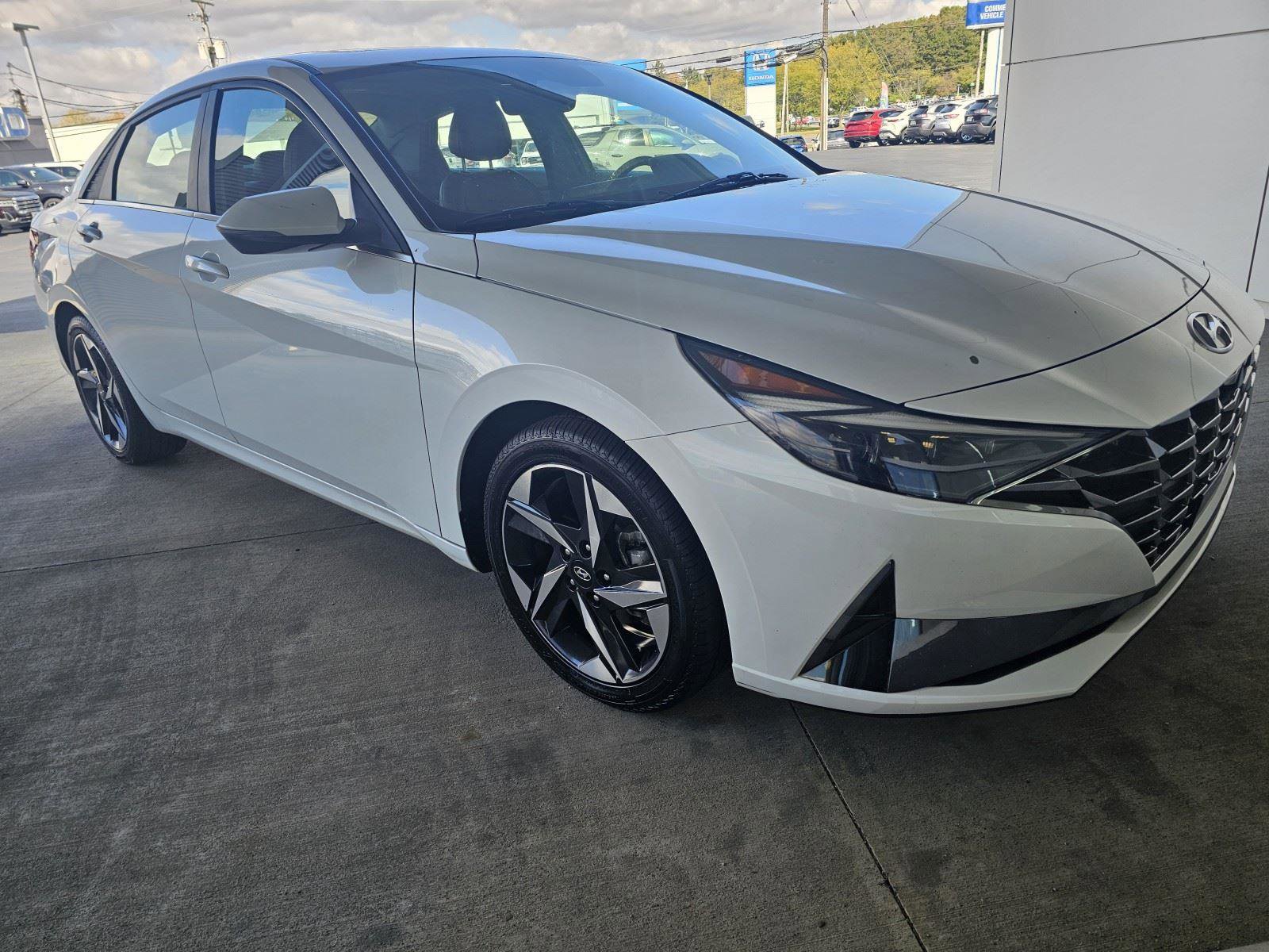 Used 2021 Hyundai Elantra Limited image 7